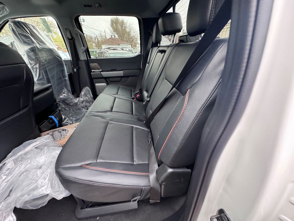 2025 Ford F-250 Lariat photo 3