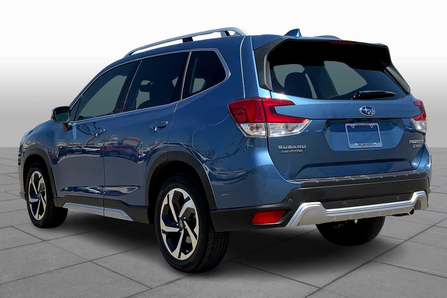 2023 Subaru Forester Touring photo 10