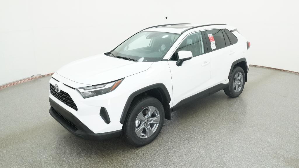 2025 Toyota RAV4 XLE's photo