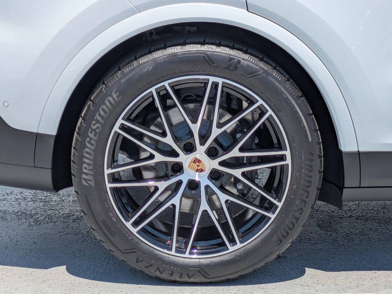 2025 Porsche Cayenne Base photo 22