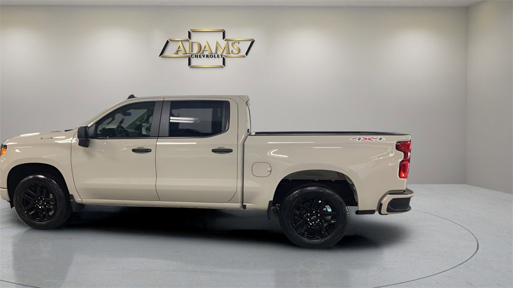 2026 Chevrolet Silverado 1500 Custom photo 3
