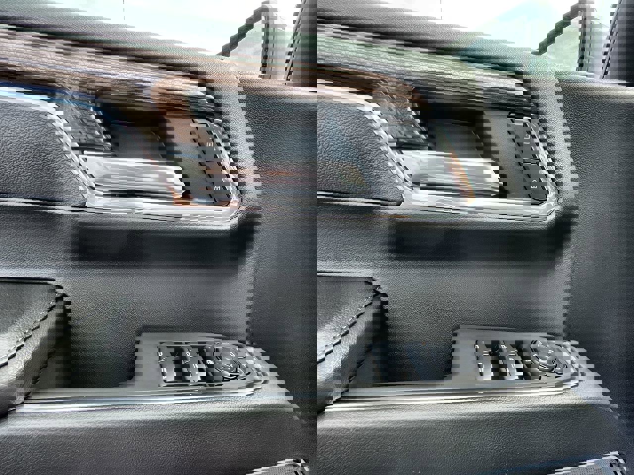 2025 Chevrolet Silverado 1500 LT photo 21