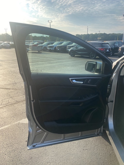 2022 Ford Edge SEL photo 15