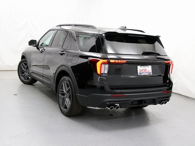 2025 Ford Explorer ST photo 3