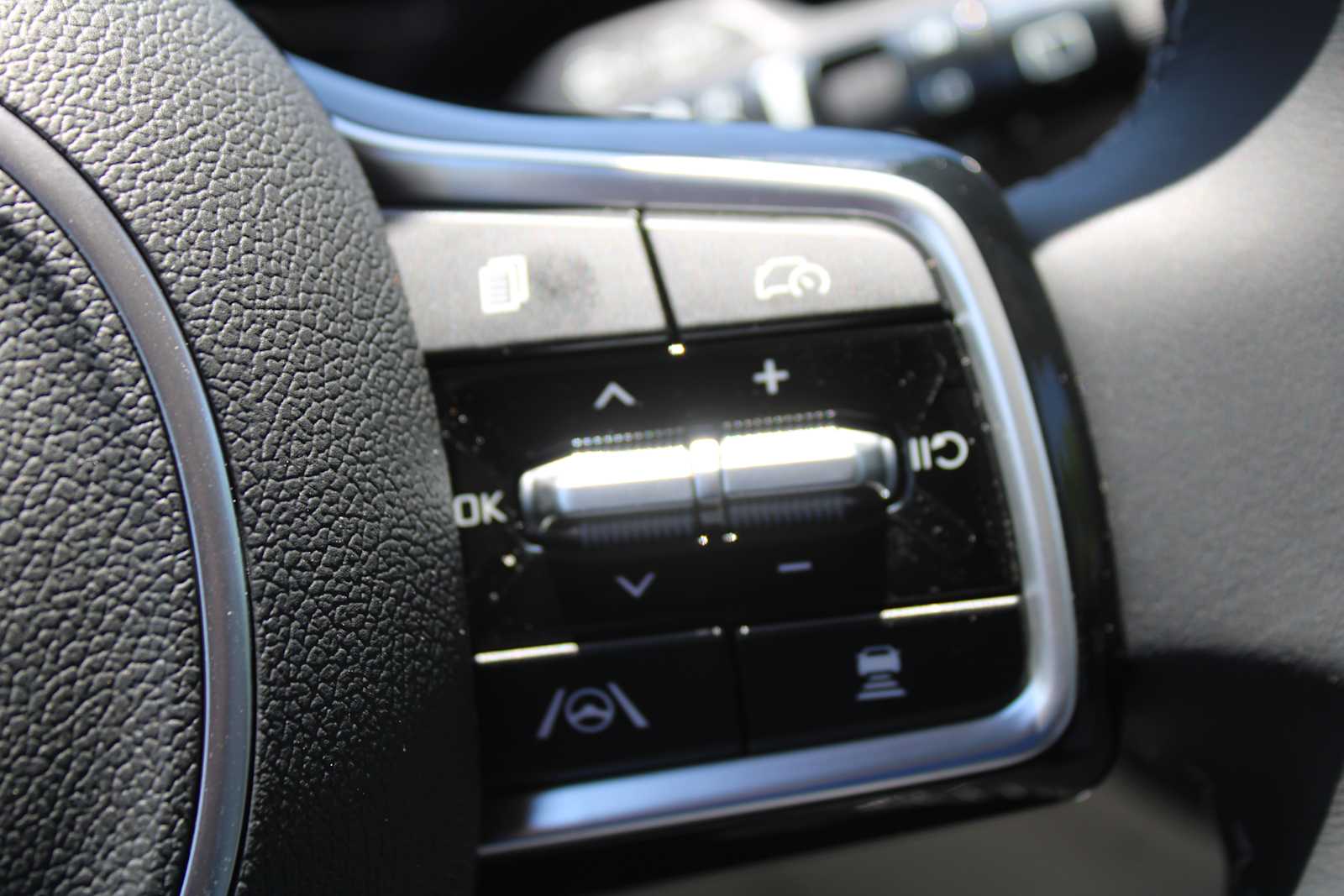 2025 Kia Sorento EX photo 28