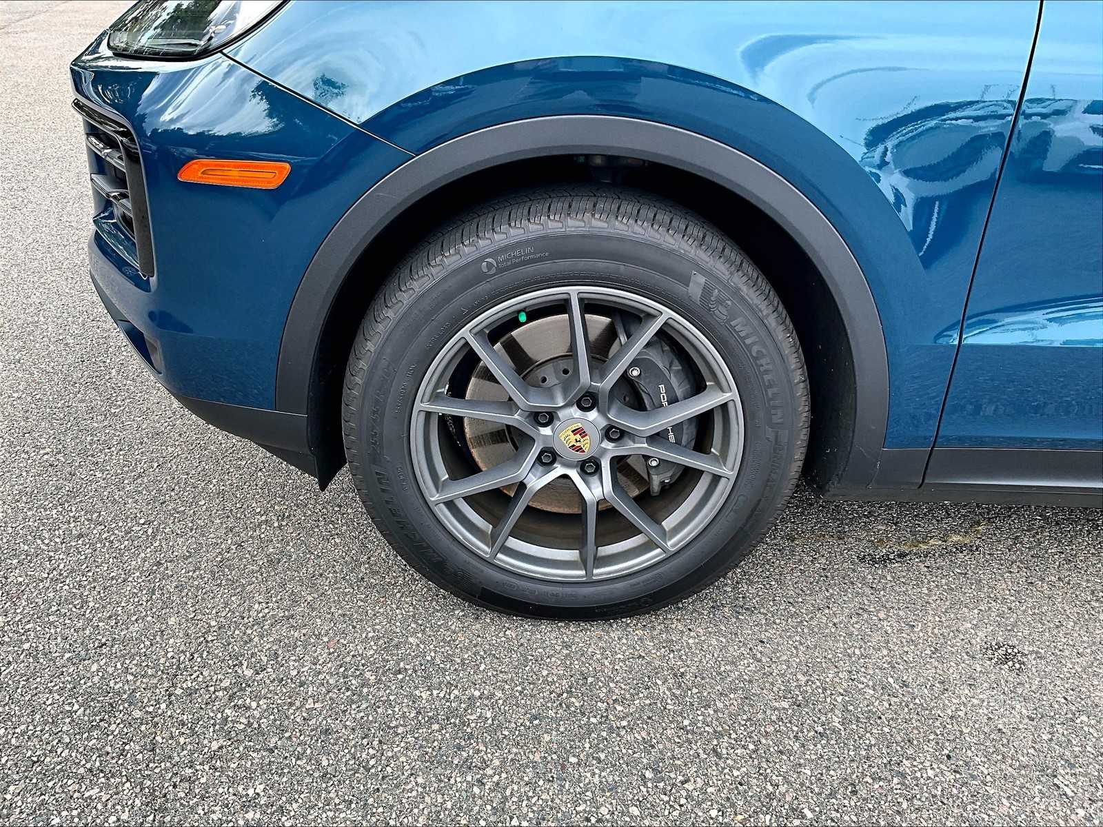 2024 Porsche Cayenne photo 4