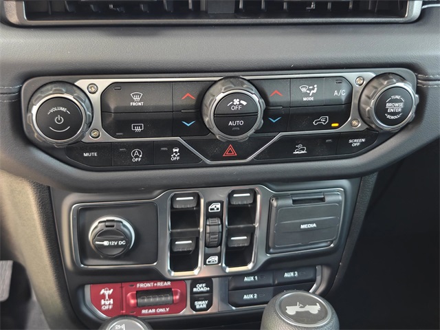 2025 Jeep Wrangler Rubicon photo 16