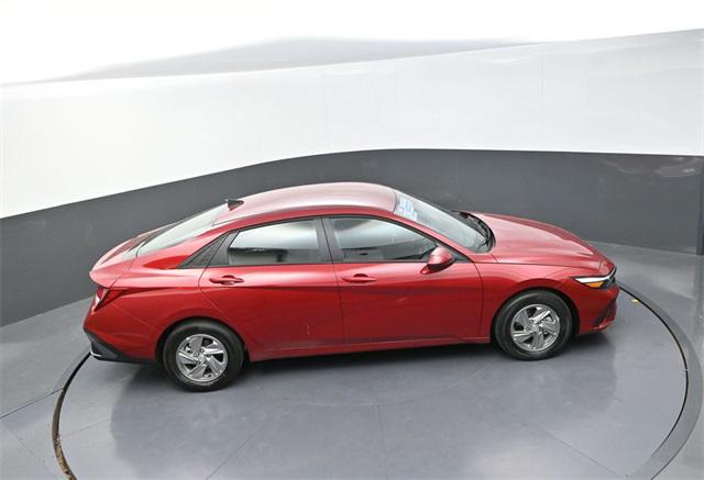 2025 Hyundai Elantra SE photo 27