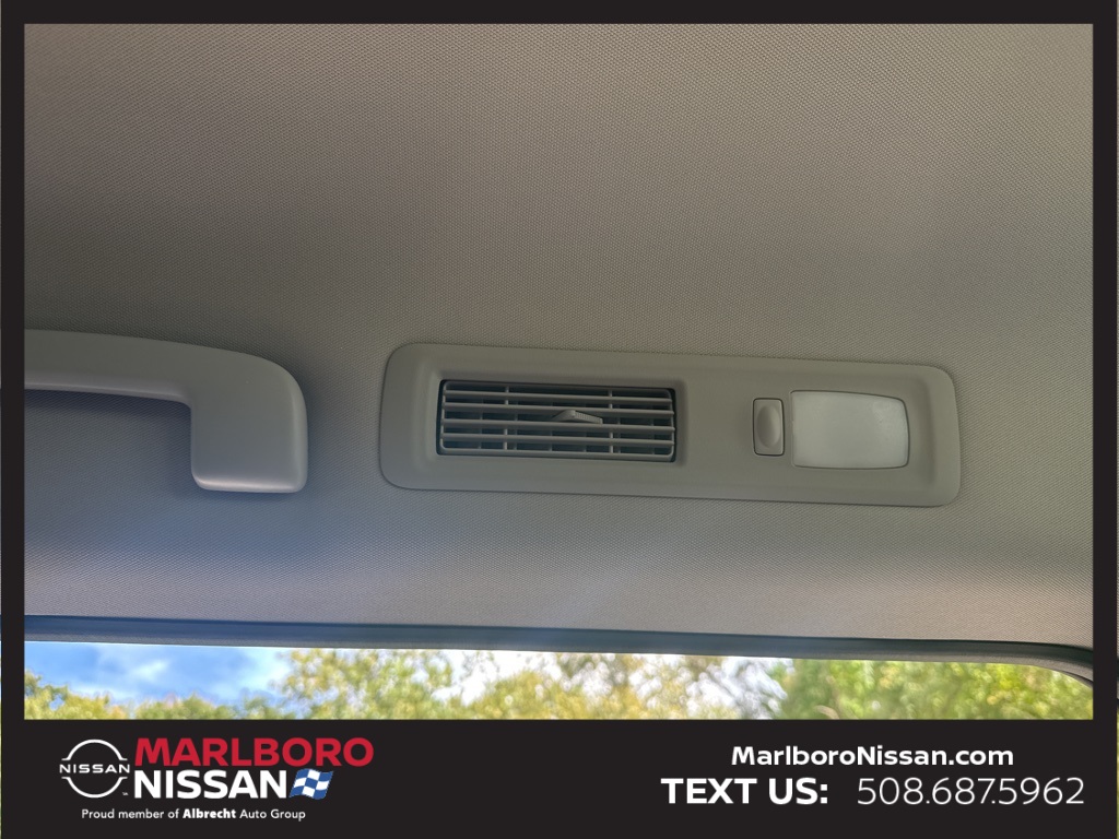 2025 Nissan Pathfinder SL photo 16