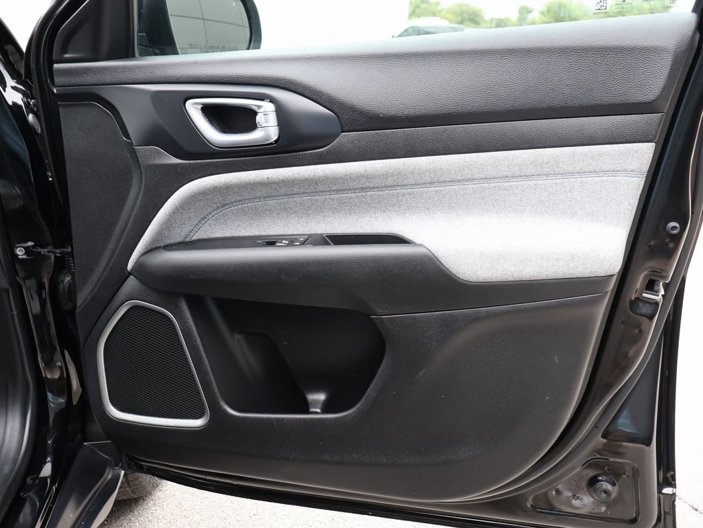 2022 Jeep Compass Latitude photo 8