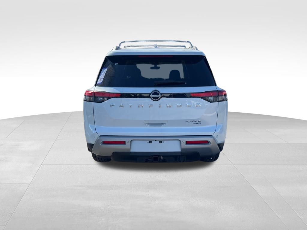 2025 Nissan Pathfinder Platinum photo 3