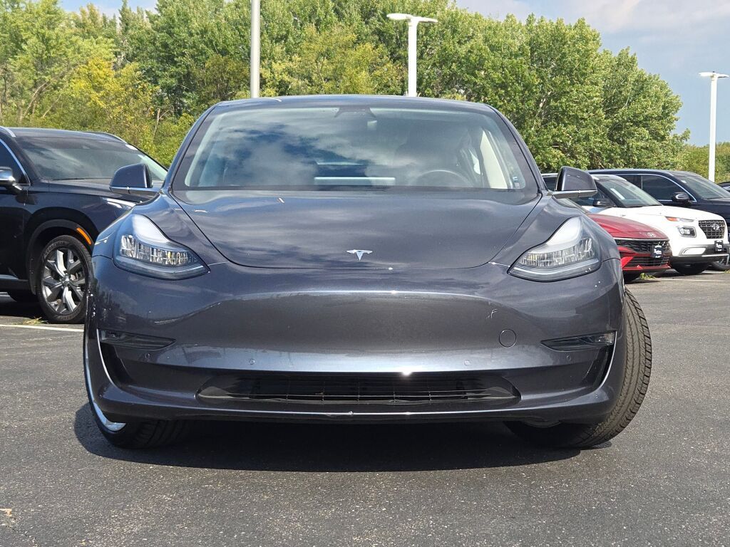 2020 Tesla Model 3 Standard Range Plus photo 4