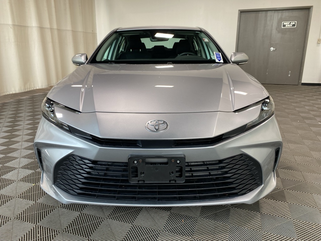 2025 Toyota Camry LE photo 3