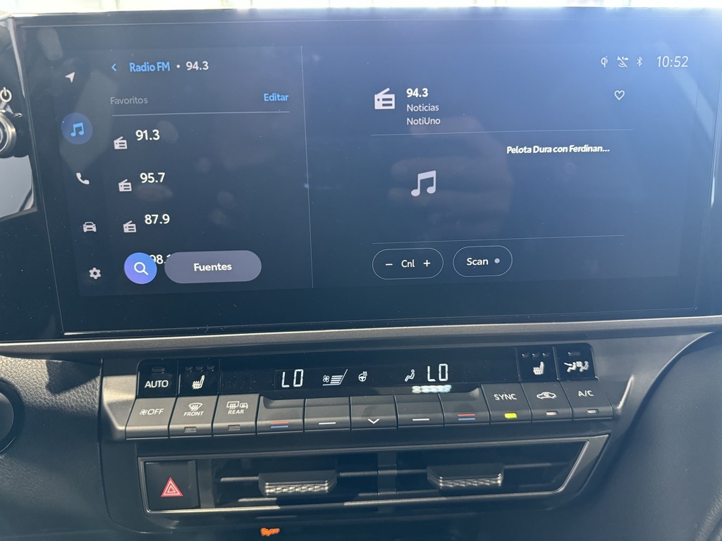 2025 Toyota Camry photo 34