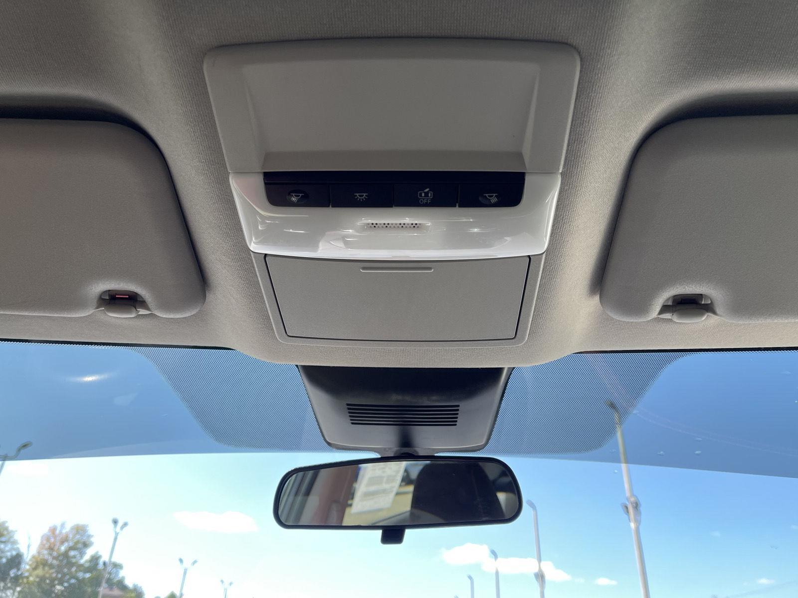 2021 Nissan Sentra SR photo 11
