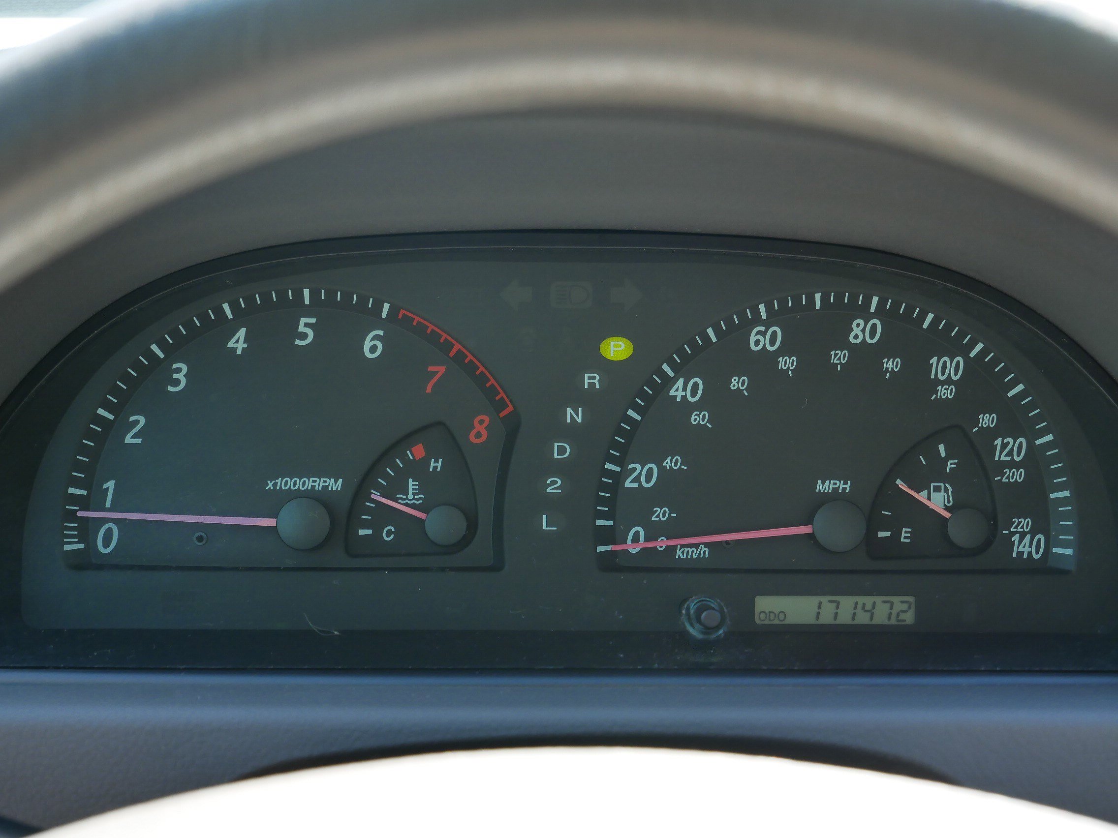 2004 Toyota Camry LE photo 19