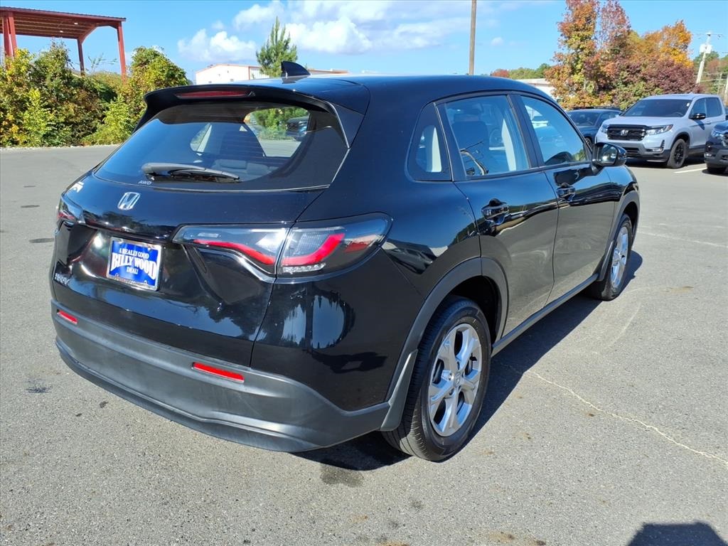 2025 Honda HR-V LX photo 3