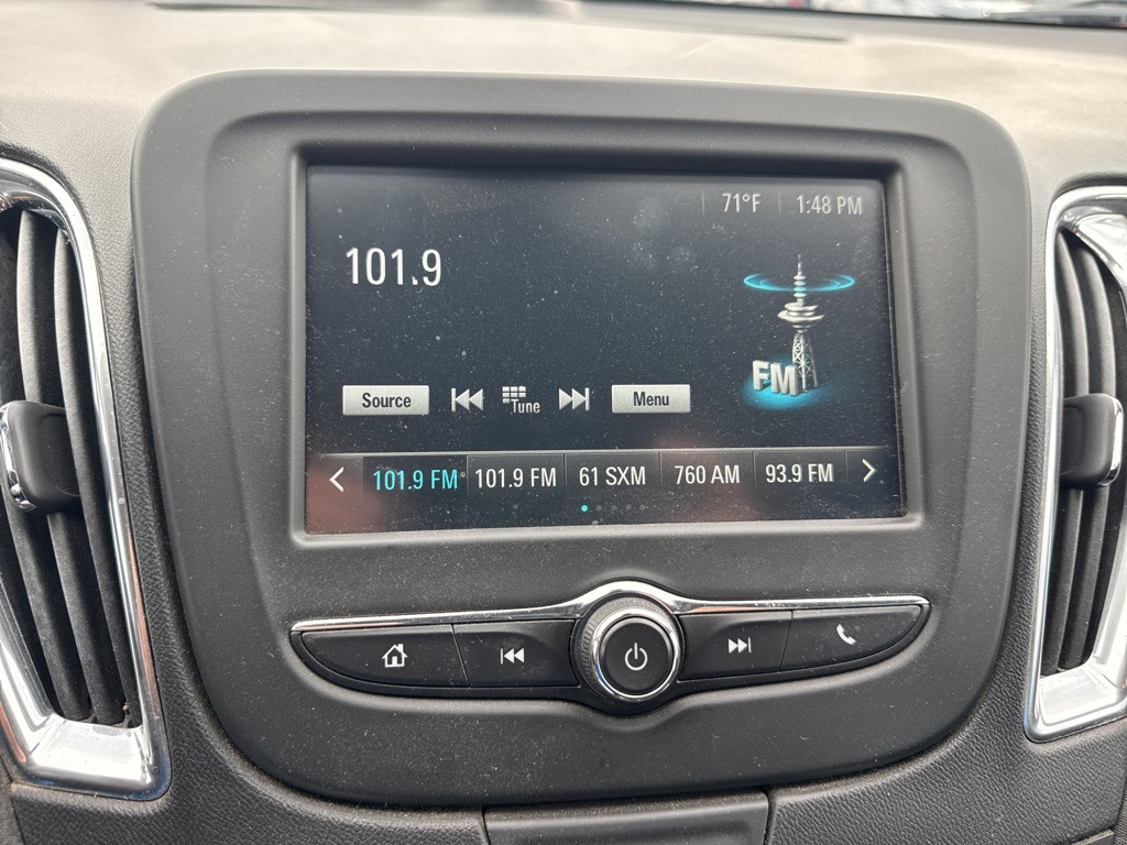 2018 Chevrolet Malibu 1LT photo 2
