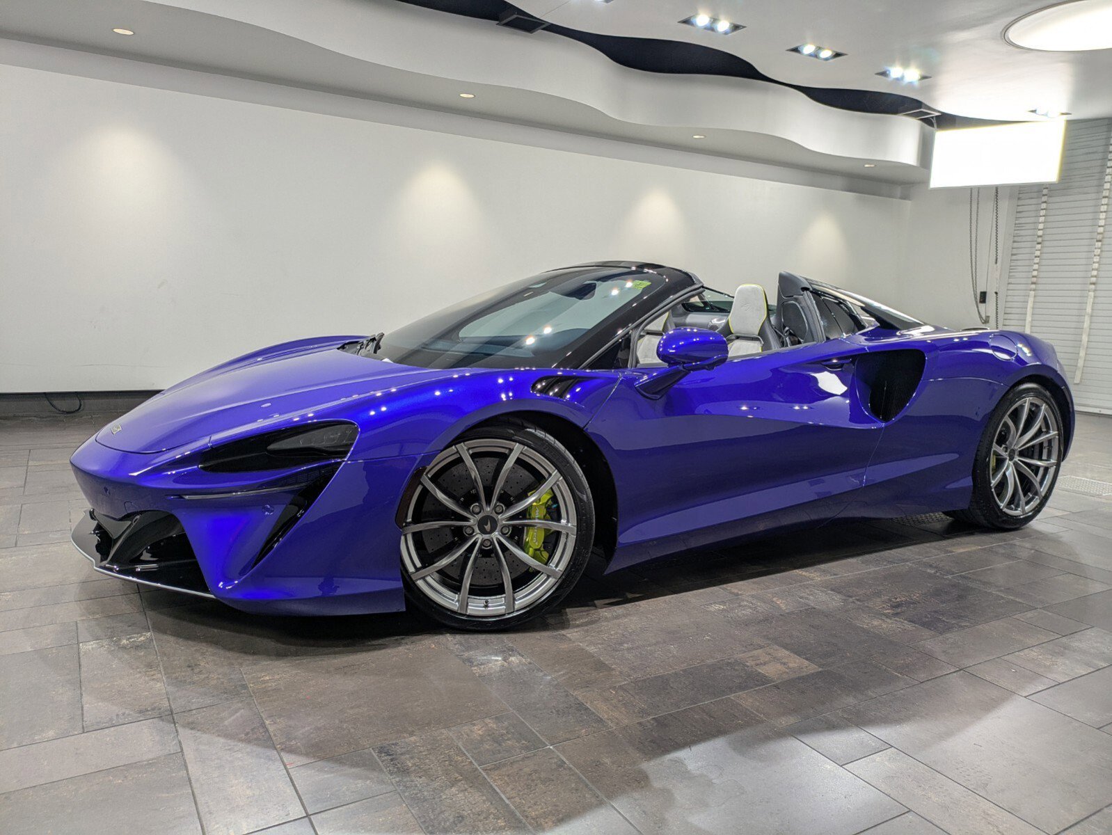 2025 McLaren Artura