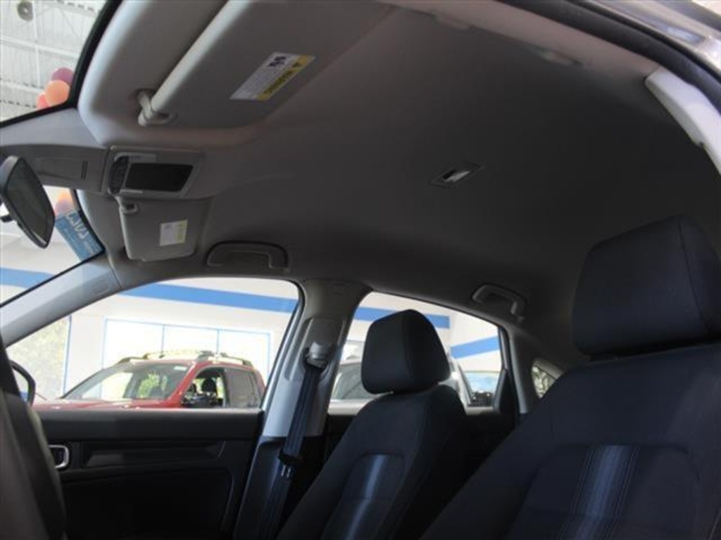 2023 Honda Civic Hatchback LX photo 4