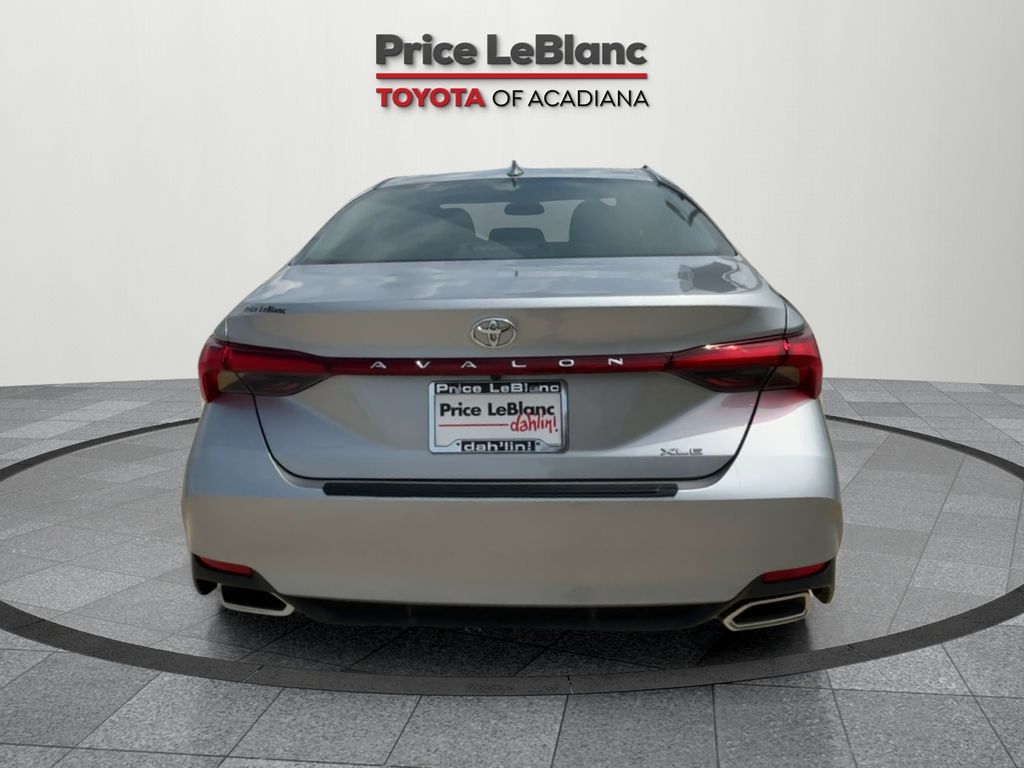 2020 Toyota Avalon XLE photo 6