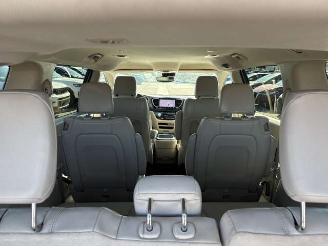 2021 Chrysler Pacifica Touring L photo 12