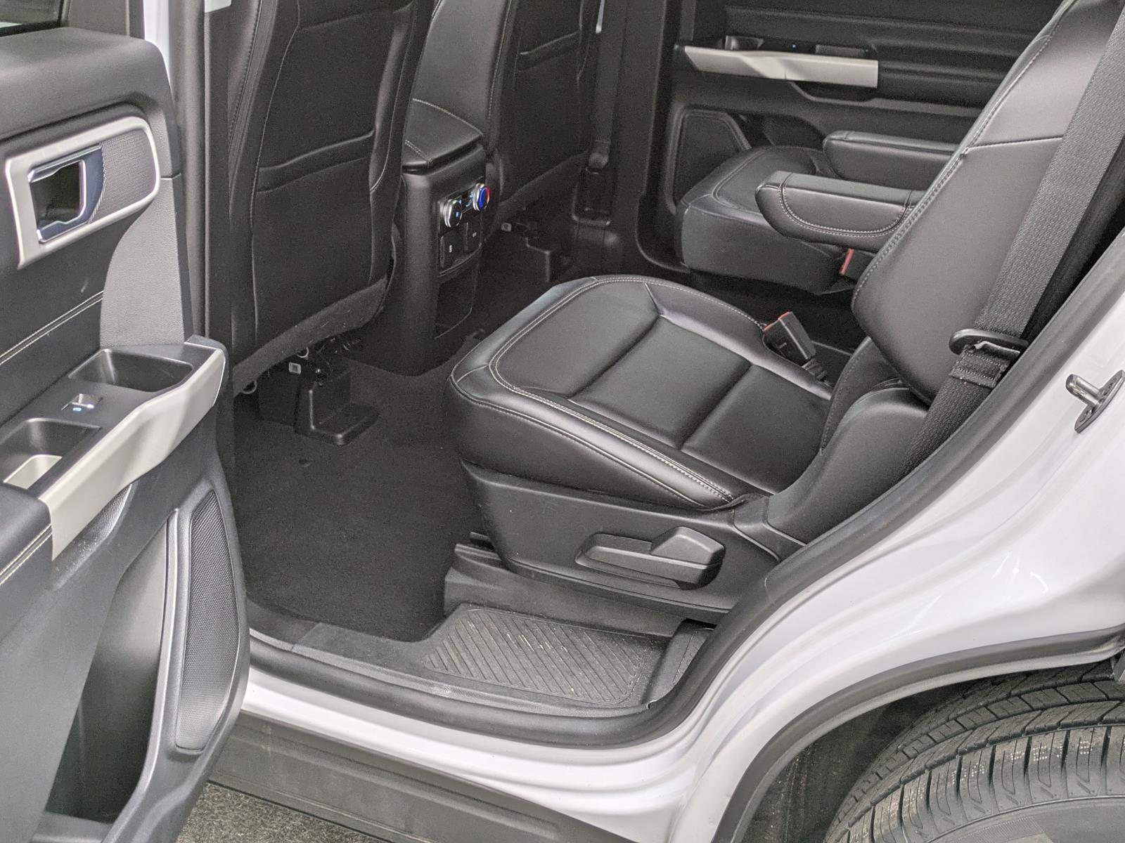 2021 Ford Explorer XLT photo 14