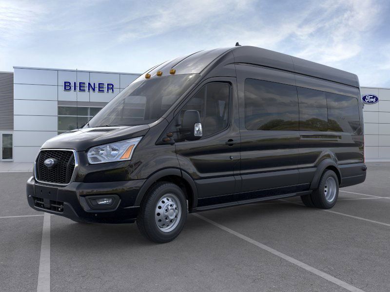 New 2025 Black Ford XLT image 1
