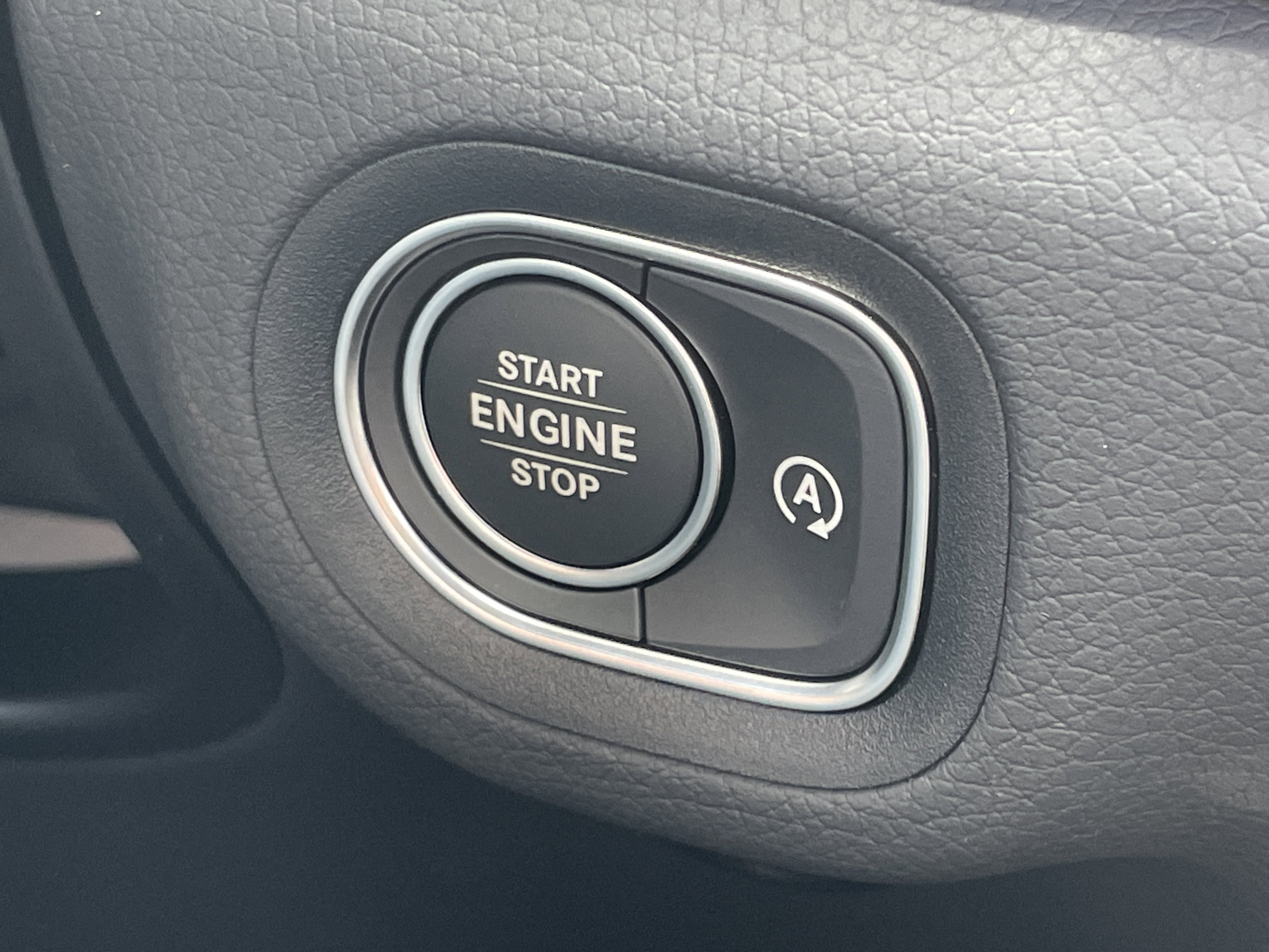 2026 Mercedes Benz GLS 450 4MATIC photo 4