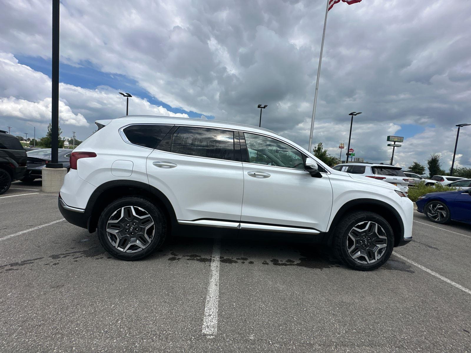 2022 Hyundai Santa Fe Limited photo 3