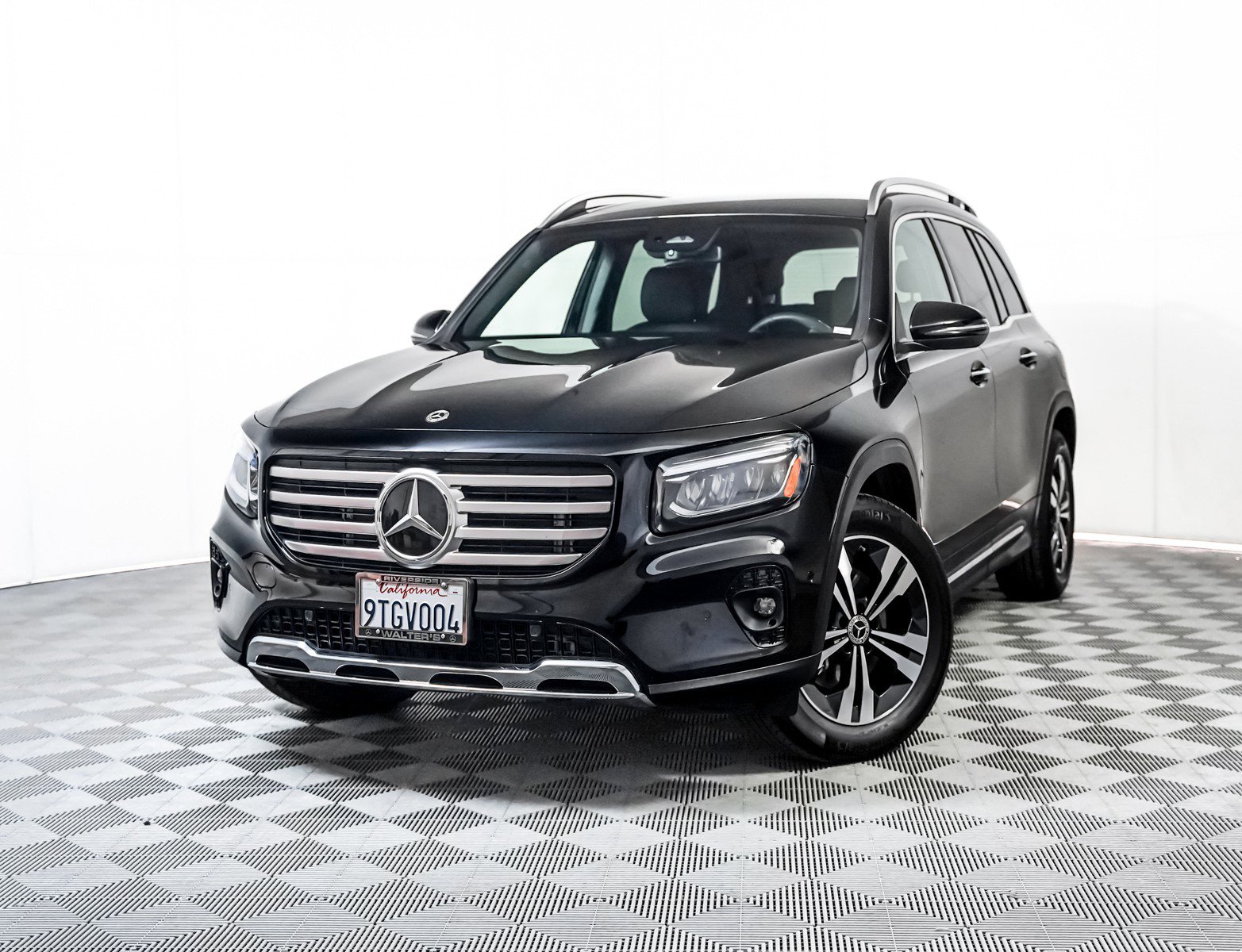 2025 Mercedes-Benz GLB Base's photo