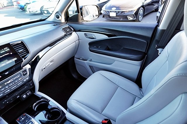 Used 2022 Blue Honda Touring image 24