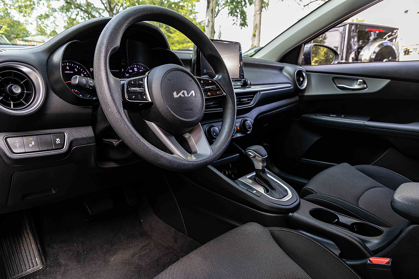 2023 Kia Forte LXS photo 7