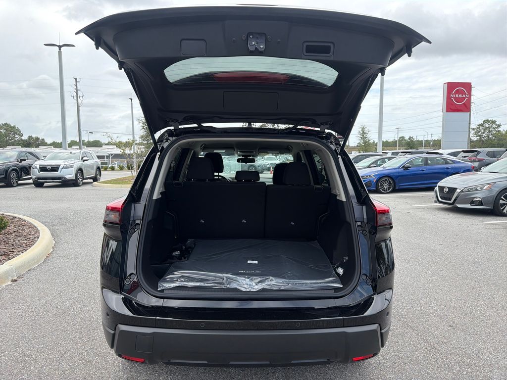 2026 Nissan Rogue S photo 4