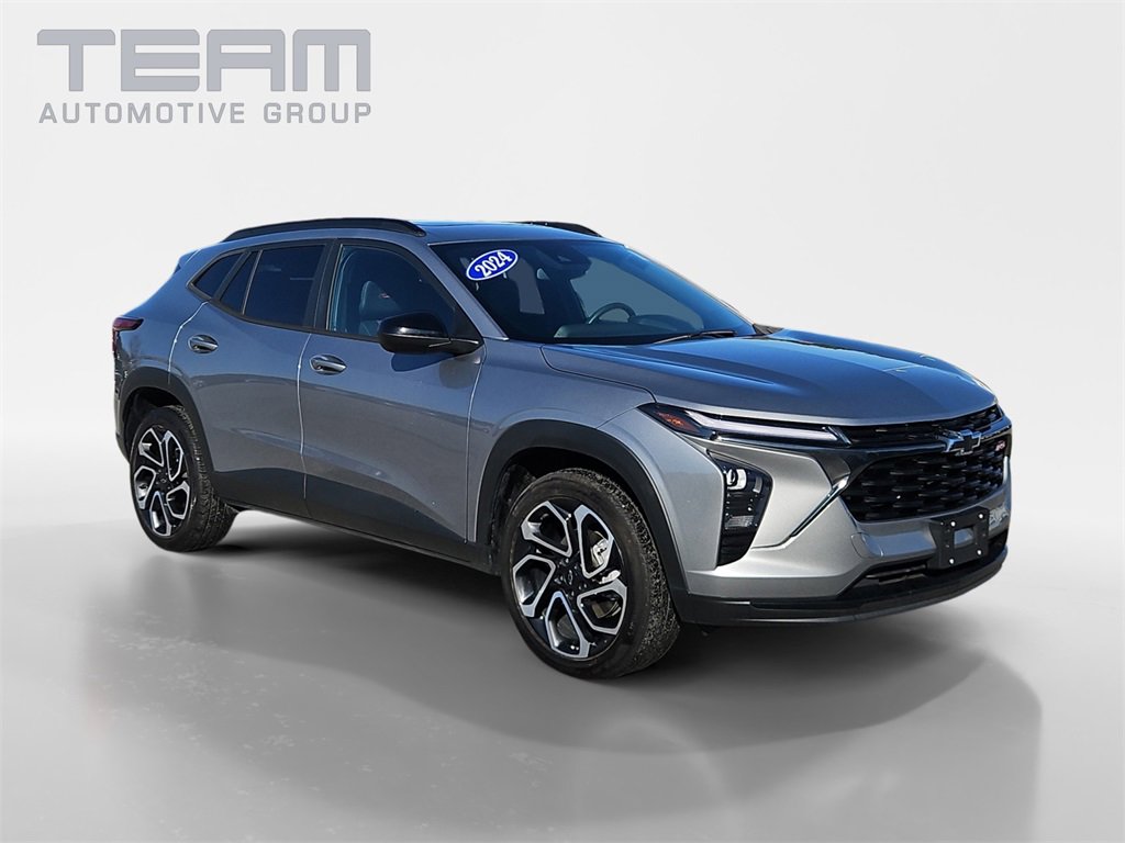 2024 Chevrolet Trax RS's photo