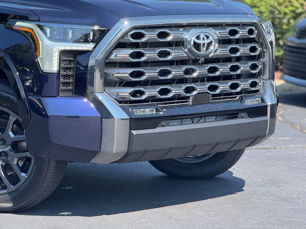 2025 Toyota Tundra Platinum CrewMax photo 4
