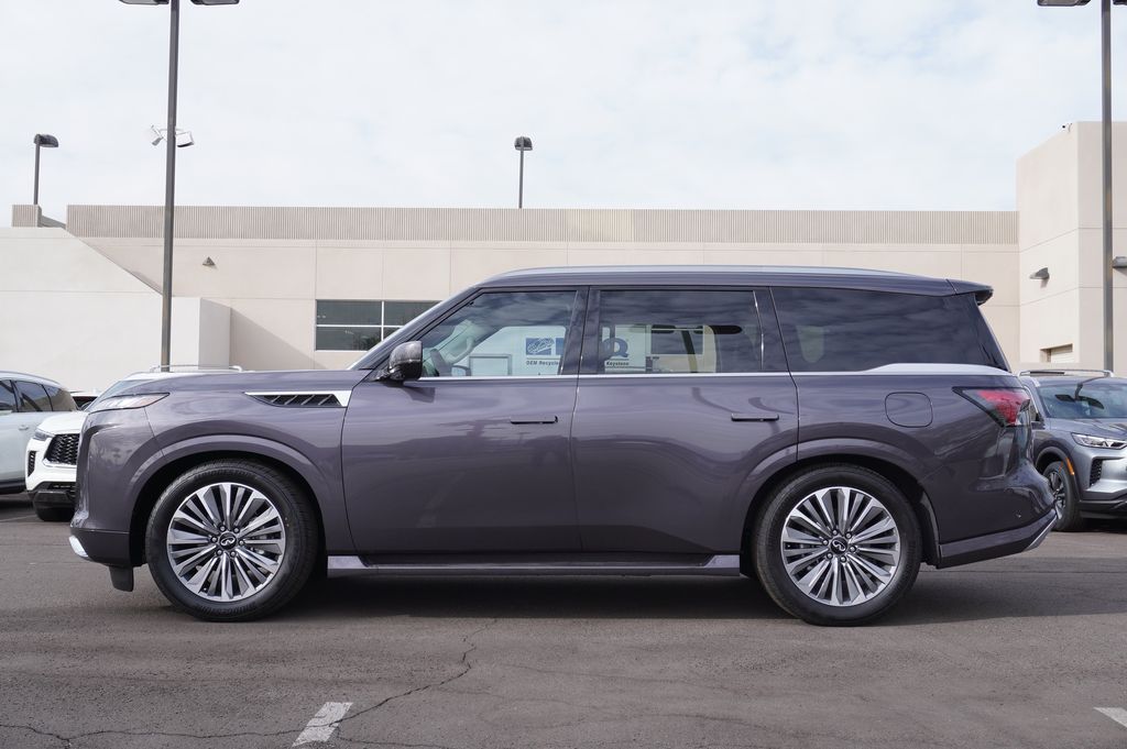 2025 Infiniti QX80 Luxe photo 2