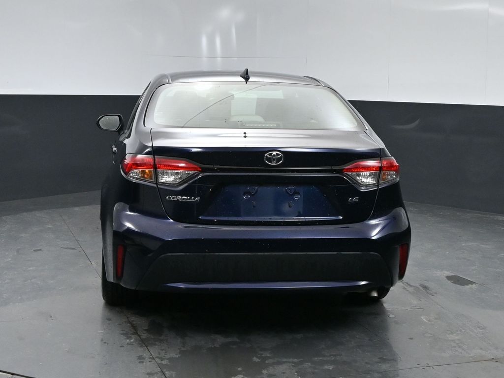 2021 Toyota Corolla LE photo 3