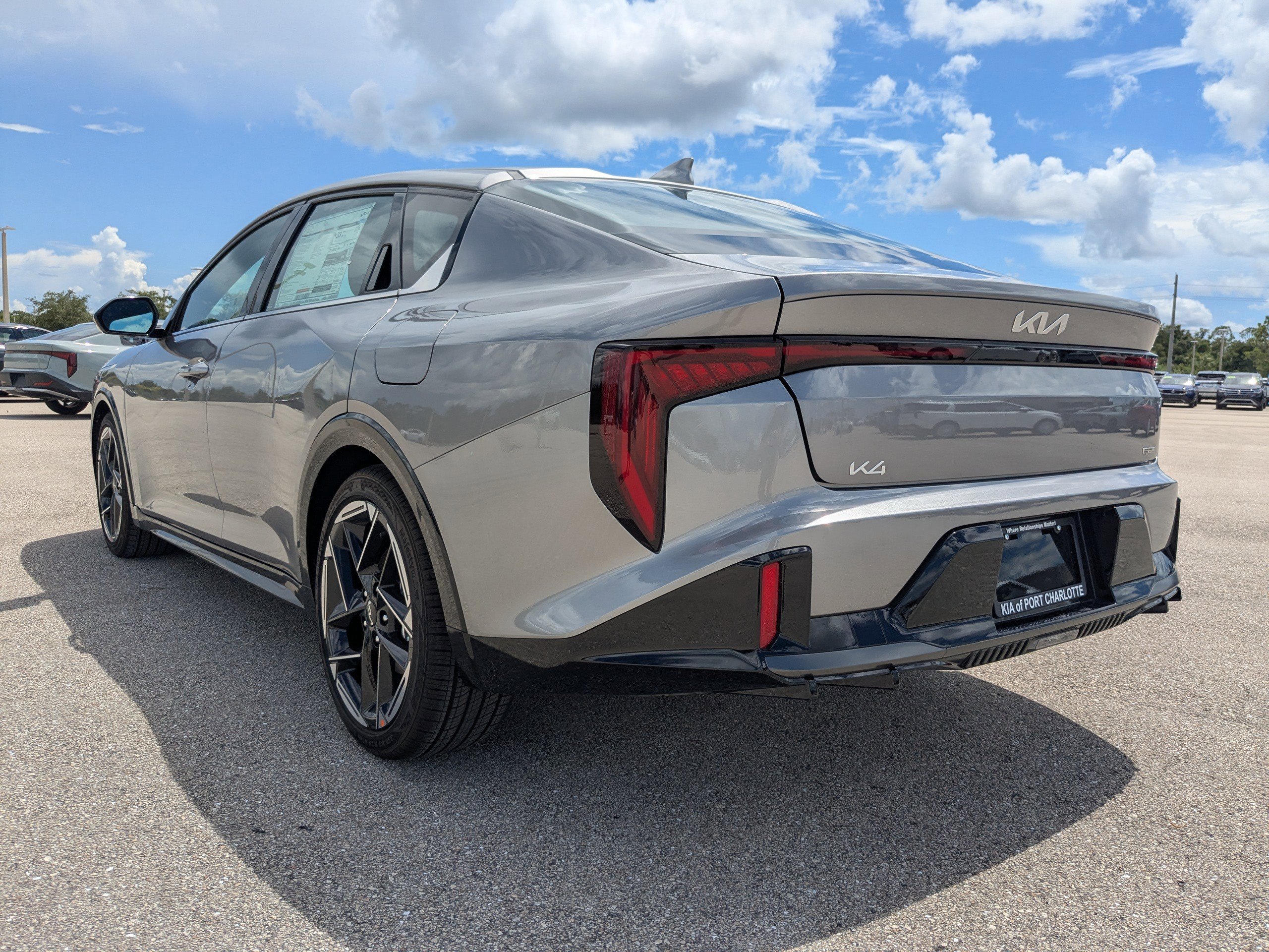 2025 Kia K4 GT-Line photo 7