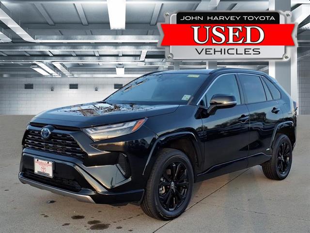 2022 Toyota RAV4 SE's photo