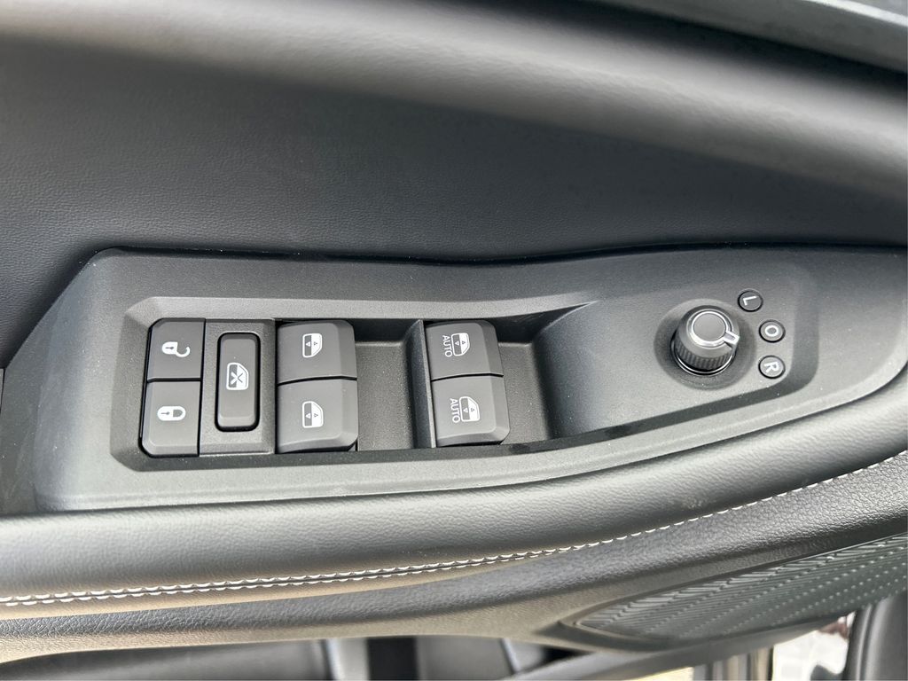2025 Jeep Grand Cherokee Laredo X photo 31