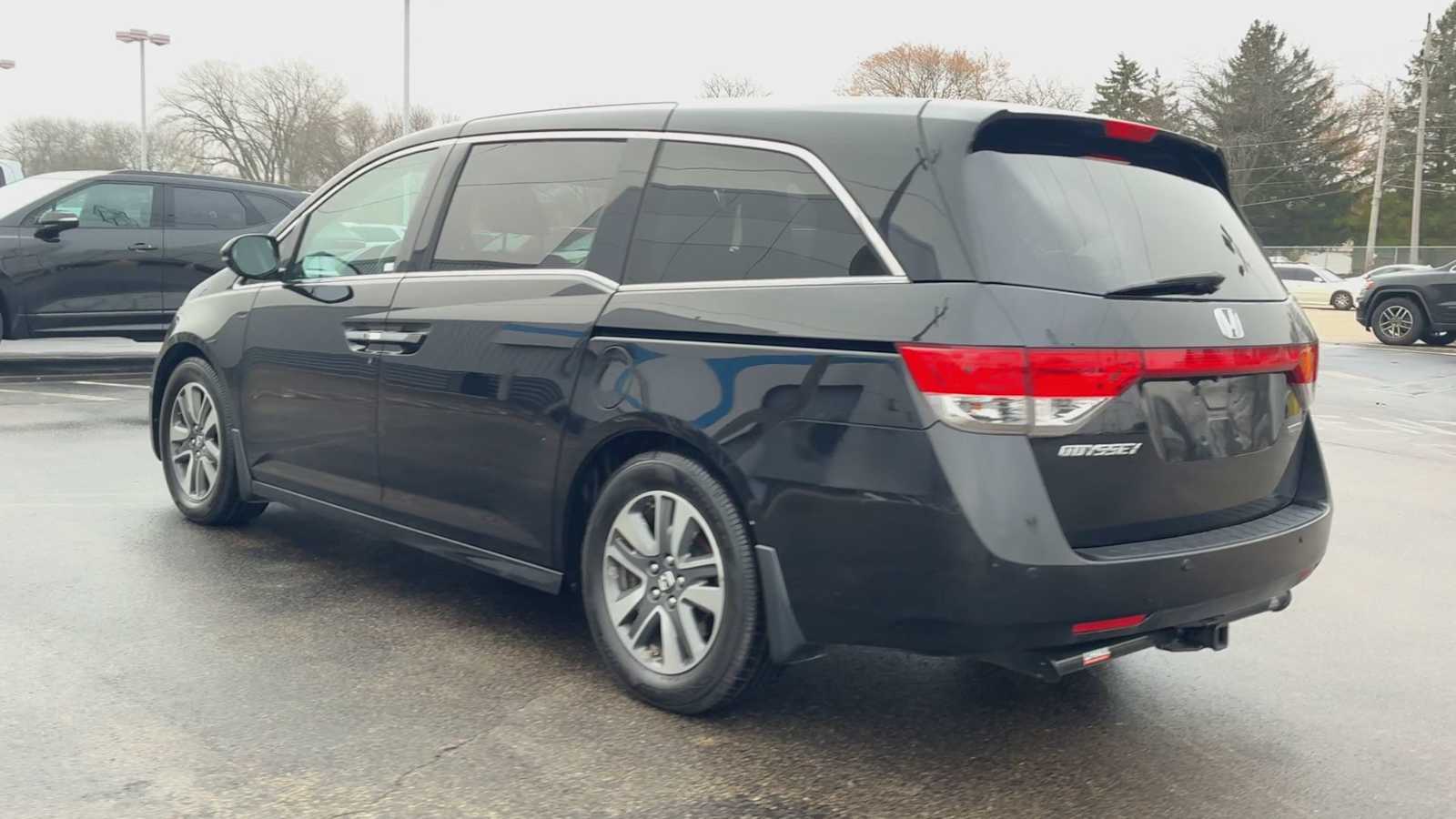 2016 Honda Odyssey Touring Elite photo 4