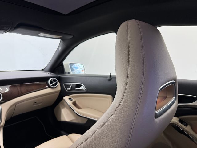 2017 Mercedes Benz CLA 250 photo 38