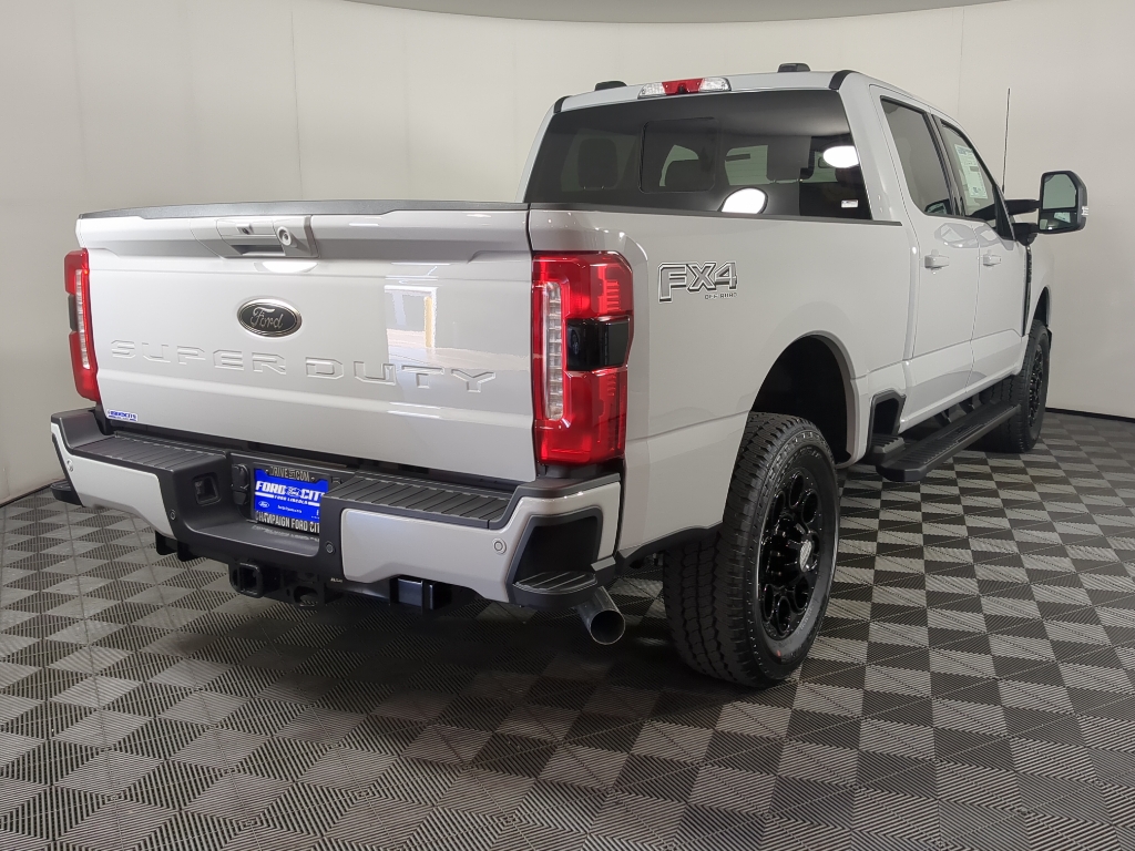 2026 Ford F-250 Lariat photo 8