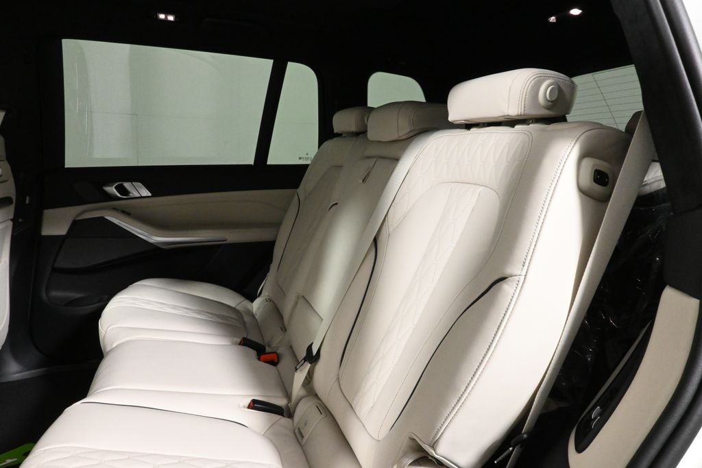 2026 Bmw X7 xDrive40i photo 3