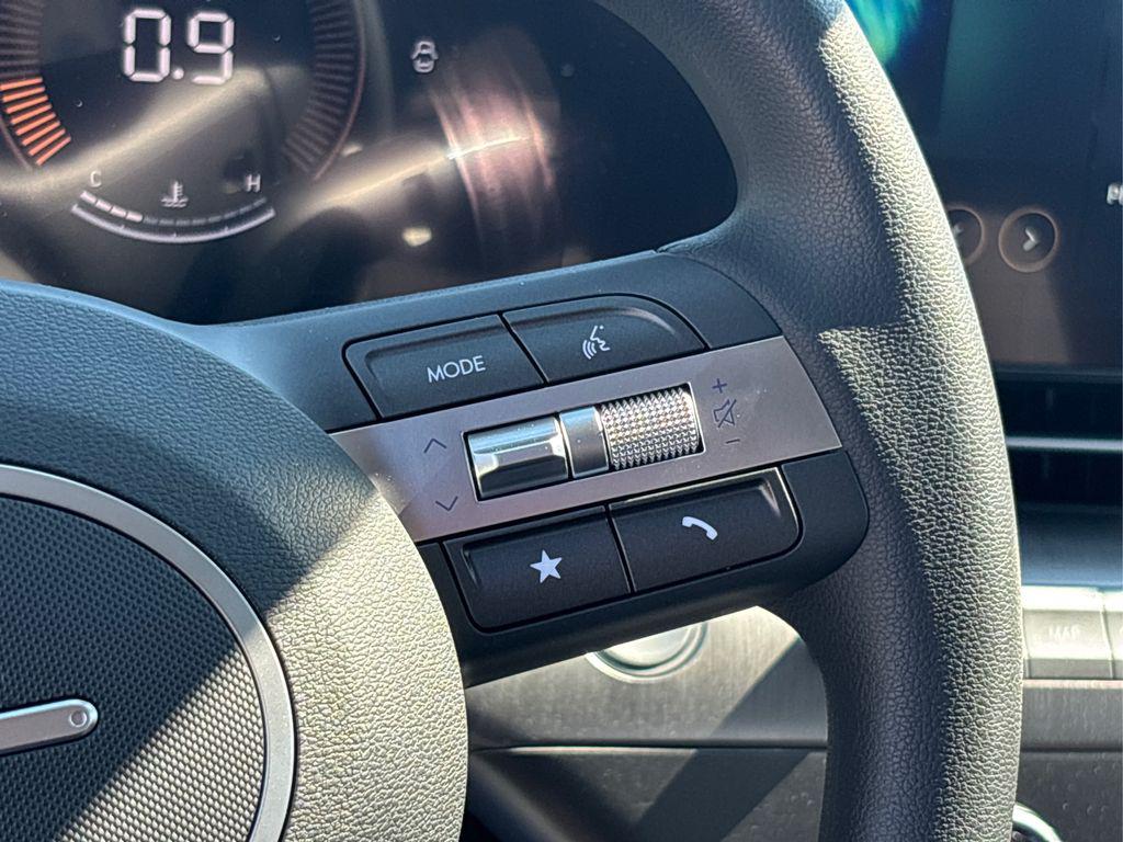 2026 Hyundai Kona SE photo 18