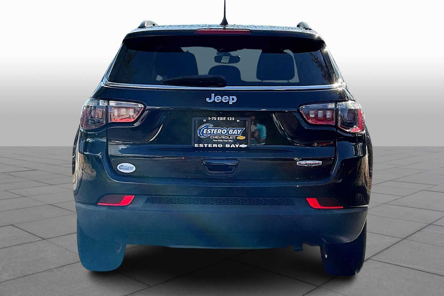 2022 Jeep Compass Latitude photo 4