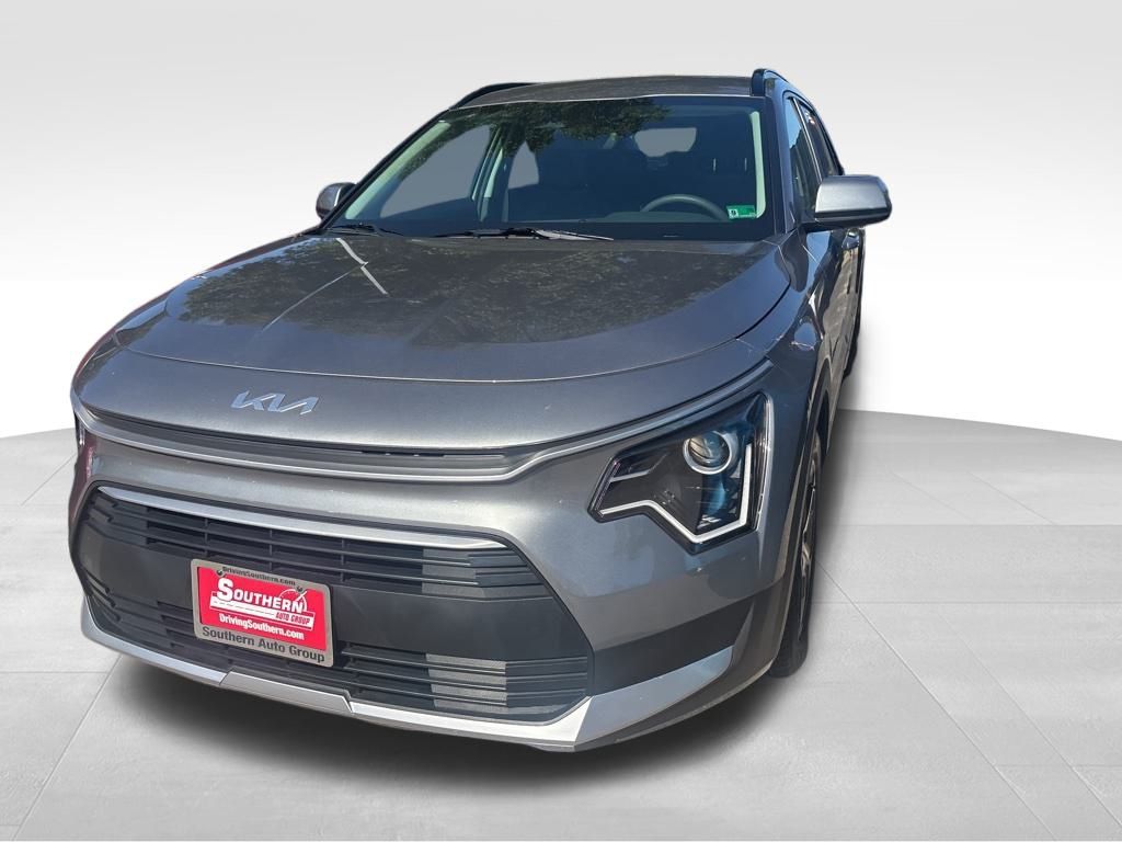 2025 Kia Niro LX photo 4