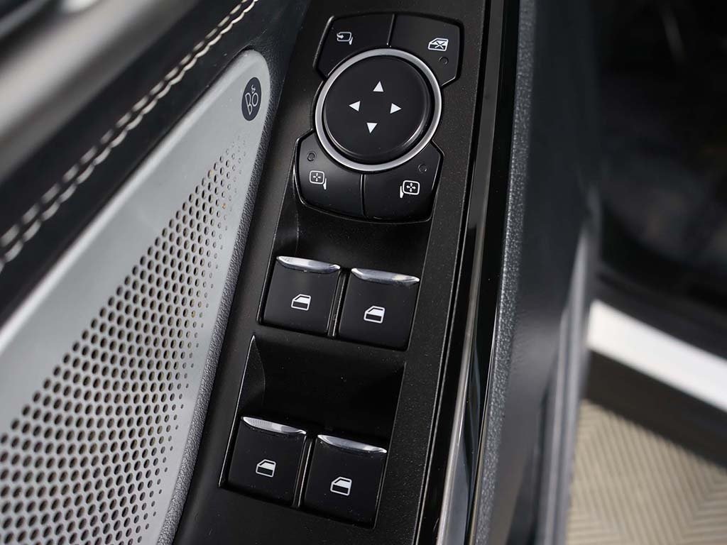 2022 Ford Explorer ST photo 35