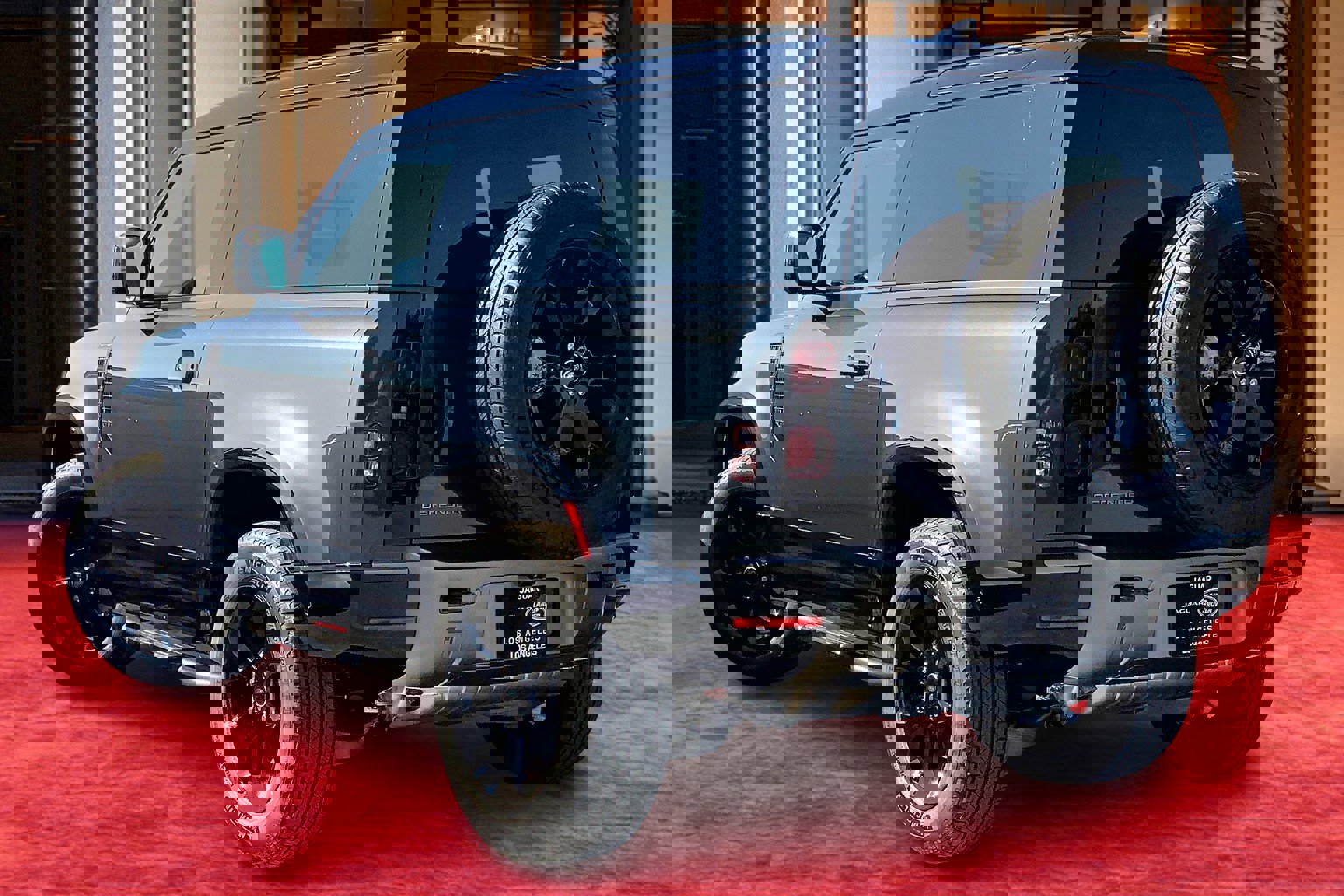 2025 Land Rover Defender 90 X-Dynamic SE photo 2